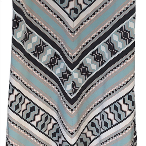 BCBG MaxAzria Halter Neck Cocktail Dress with twist front (size L) - Picture 5 of 10